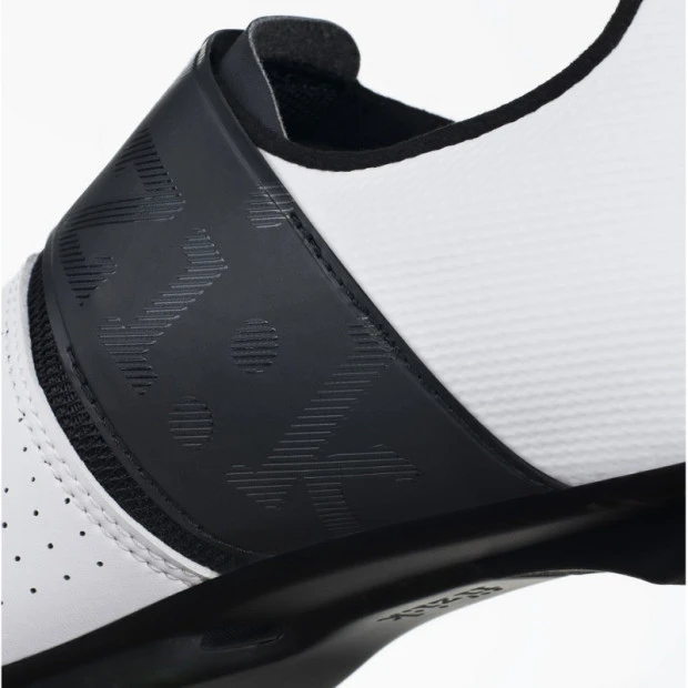 Chaussures Route Fizik Vento Infinito Carbon Noir/Blanc 6 Chaussures Route Fizik Vento Infinito Carbon Noir/Blanc – Image 4