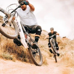 Genouillère Racer Motion Noir 9 Genouillère Racer Motion Noir -Vélo Offre Speciale genouillere racer motion noir 3