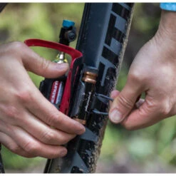 Kit Réparation Tubeless Blackburn Pro Plugger + Cartouche C02 7 Kit Réparation Tubeless Blackburn Pro Plugger + Cartouche C02 -Vélo Offre Speciale kit reparation tubeless blackburn pro plugger cartouche c02 2